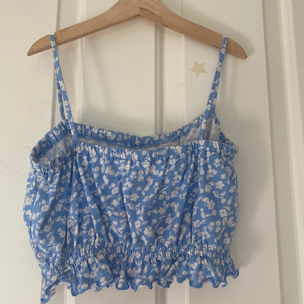 Blue and white floral bubble tank top